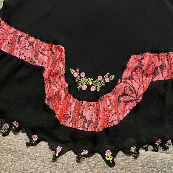 🚫SOLD🚫 Vintage Betsey Johnson Sheer Mesh & Lace Dress - Picture 5 of 8